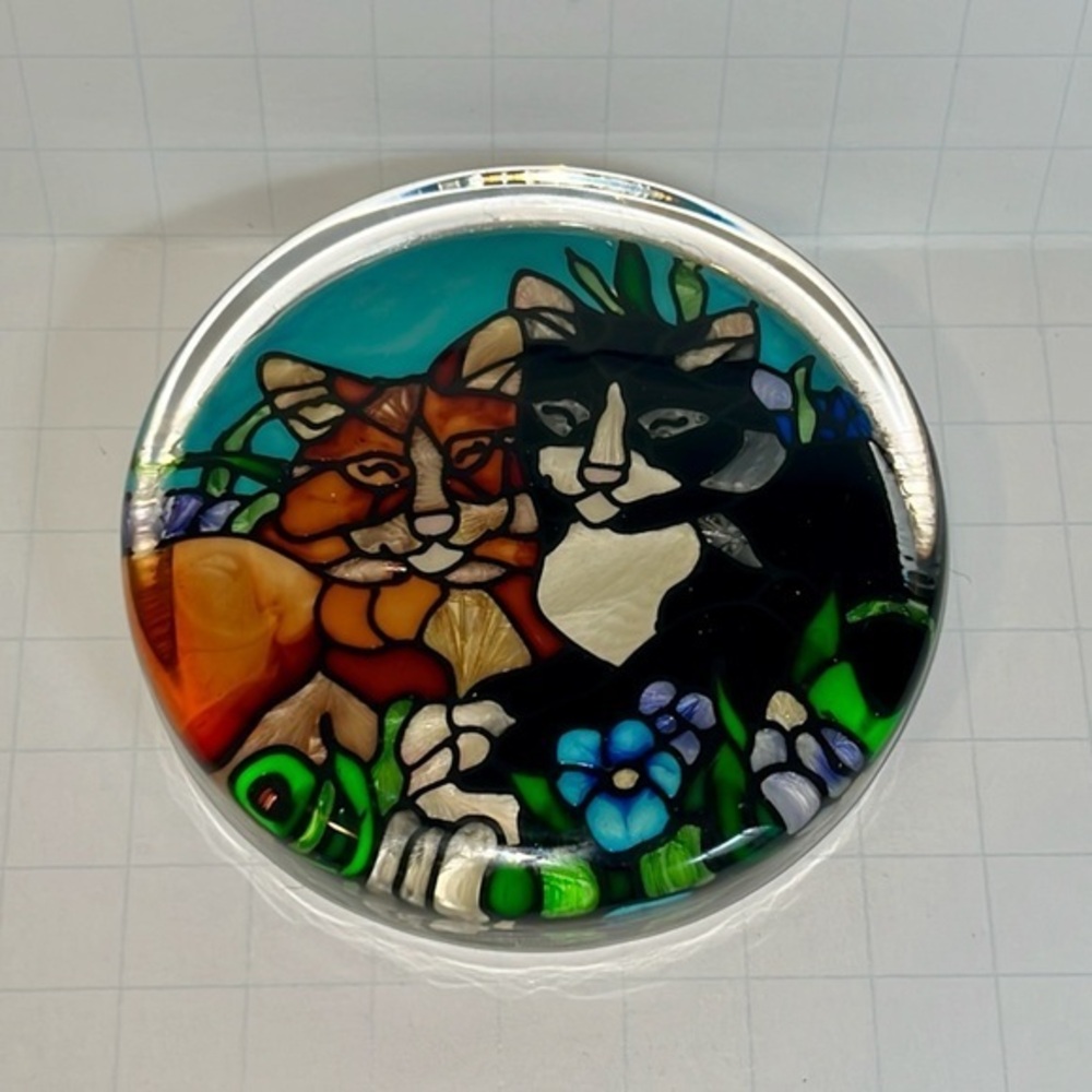 Joan Baker Designs - Tiffany Cats - Glass Paperweight - Handpainted desk decor